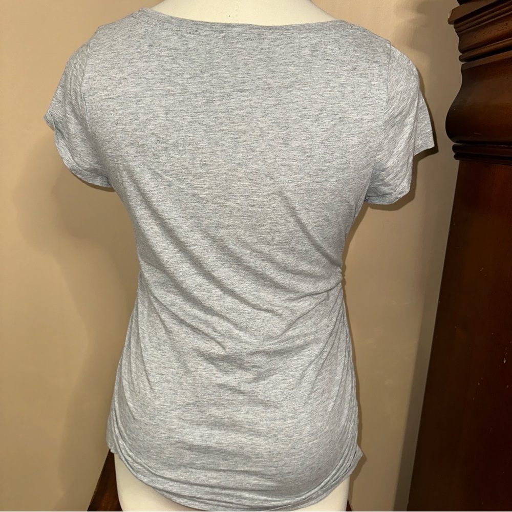 Liz Longe Maternity Gray Graphic Tee Baby Mama Size Large - Picture 3 of 6